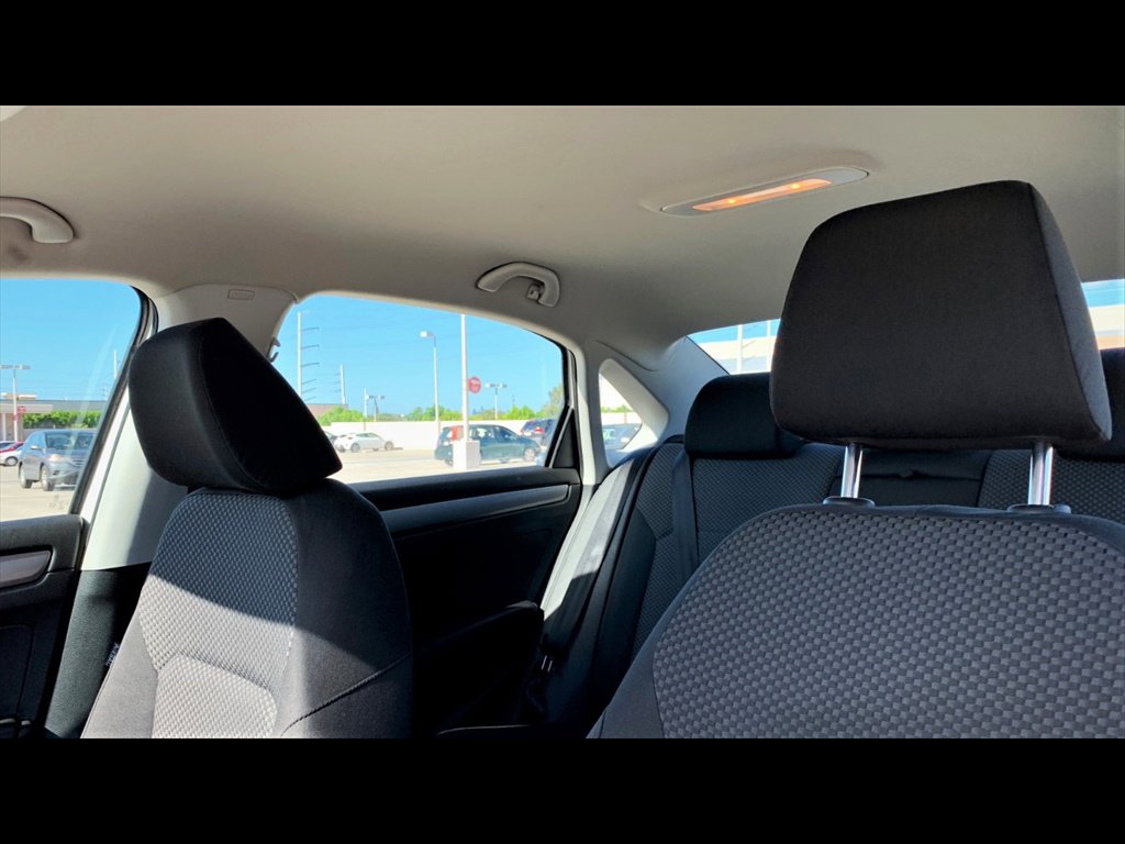 Used 2013 Volkswagen Passat 2.5 S FWD image 10