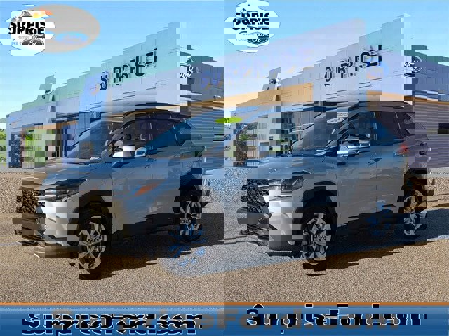 Used 2022 Toyota Corolla Cross LE image 1