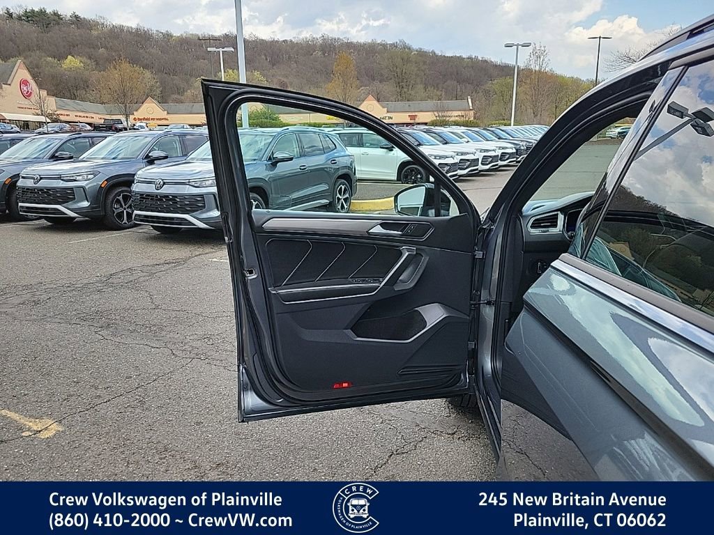 Used 2023 Volkswagen Tiguan SE R-Line FWD image 37