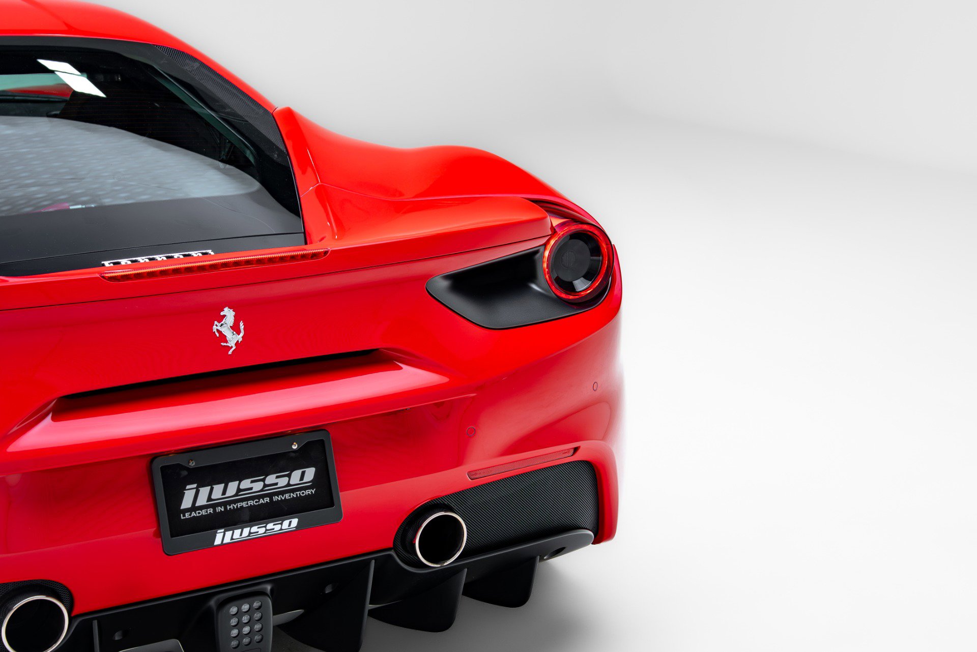 Used 2018 Ferrari 488 GTB image 30