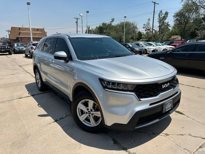 Used 2022 Kia Sorento LX AWD/4WD image 1