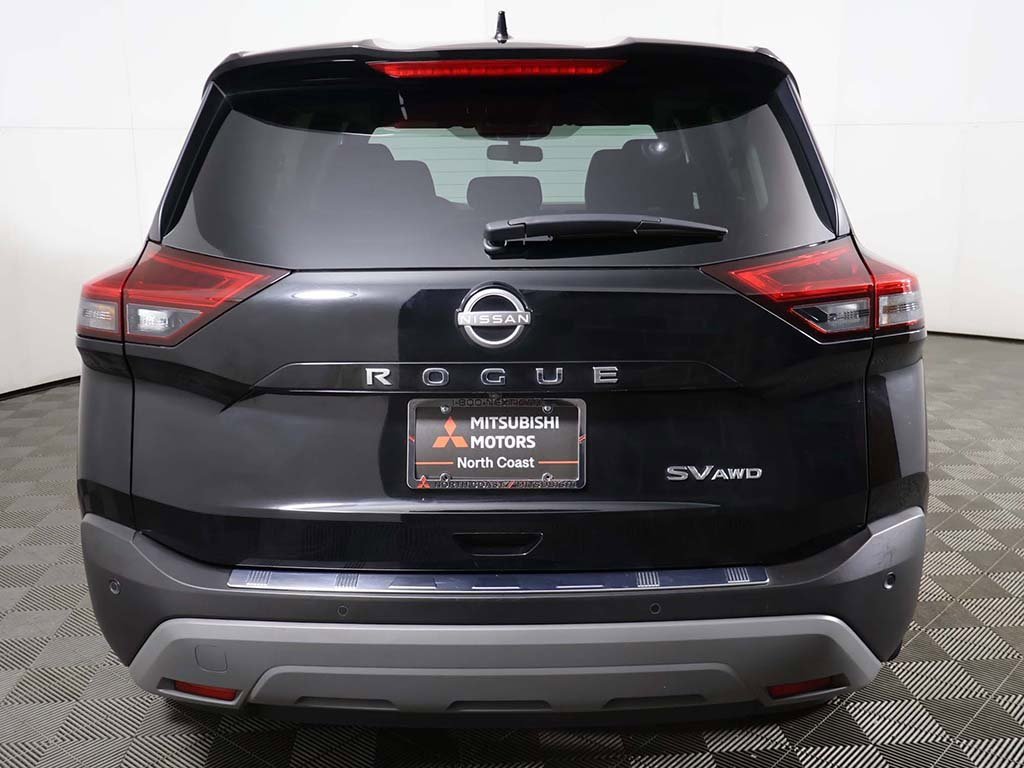 Used 2023 Nissan Rogue SV image 9