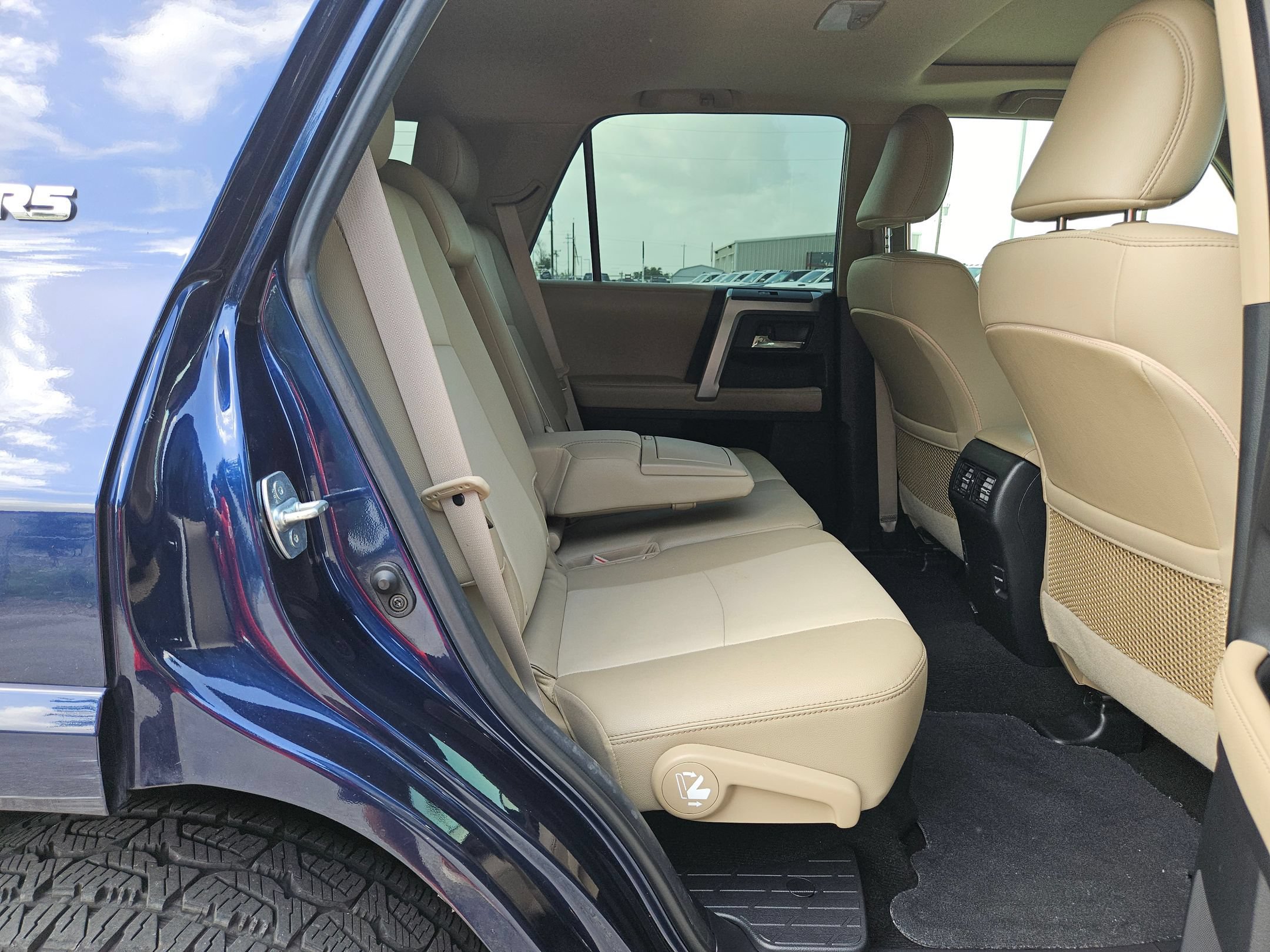 Used 2019 Toyota 4Runner SR5 Premium AWD/4WD image 25