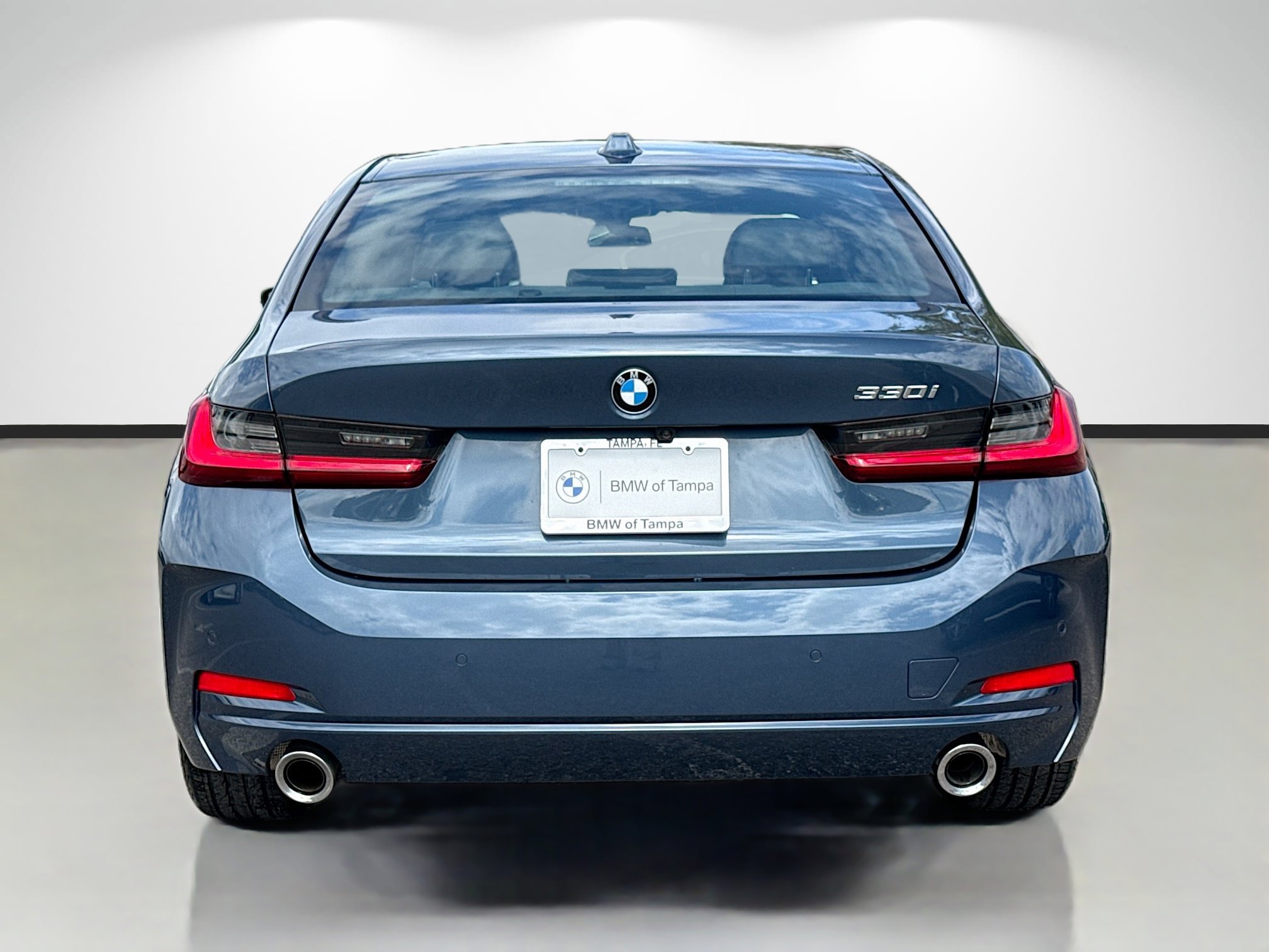 Used 2025 BMW 330i Sedan RWD image 4