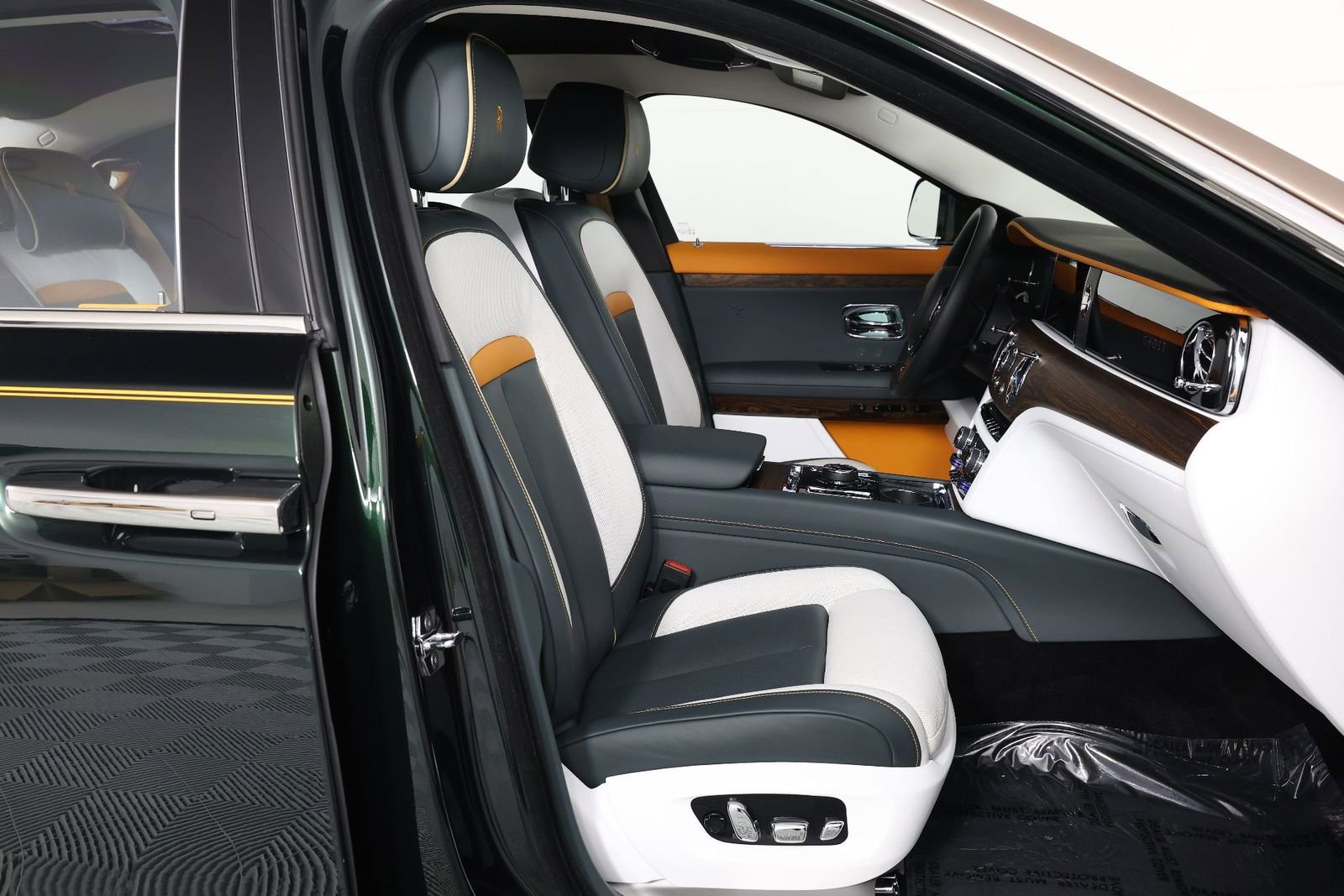 Certified 2022 Rolls-Royce Ghost AWD/4WD image 35