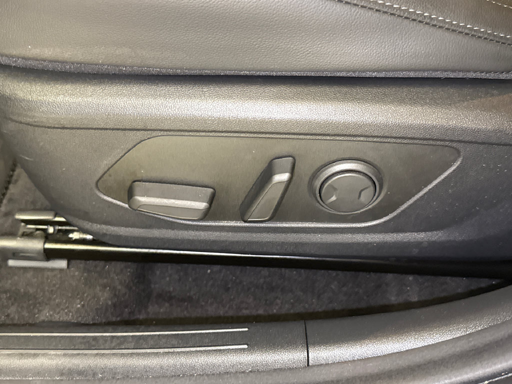 Used 2026 Hyundai Elantra Limited FWD image 22