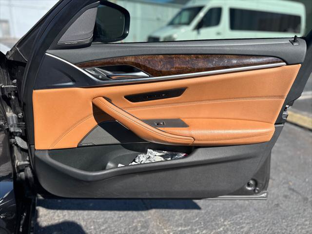 Used 2017 BMW 540i RWD image 18
