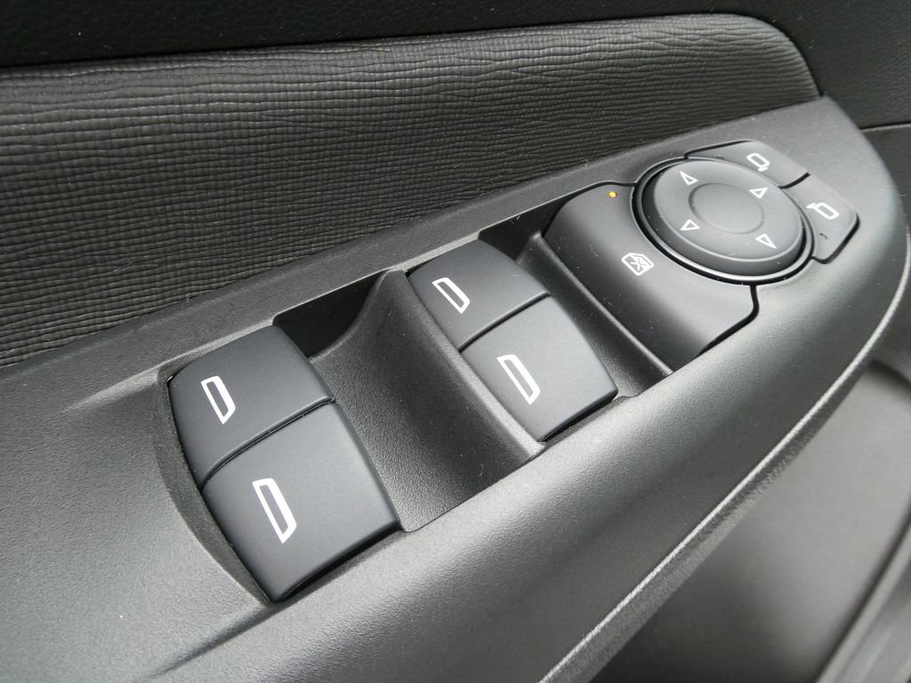 Certified 2025 Buick Envista Preferred FWD image 24