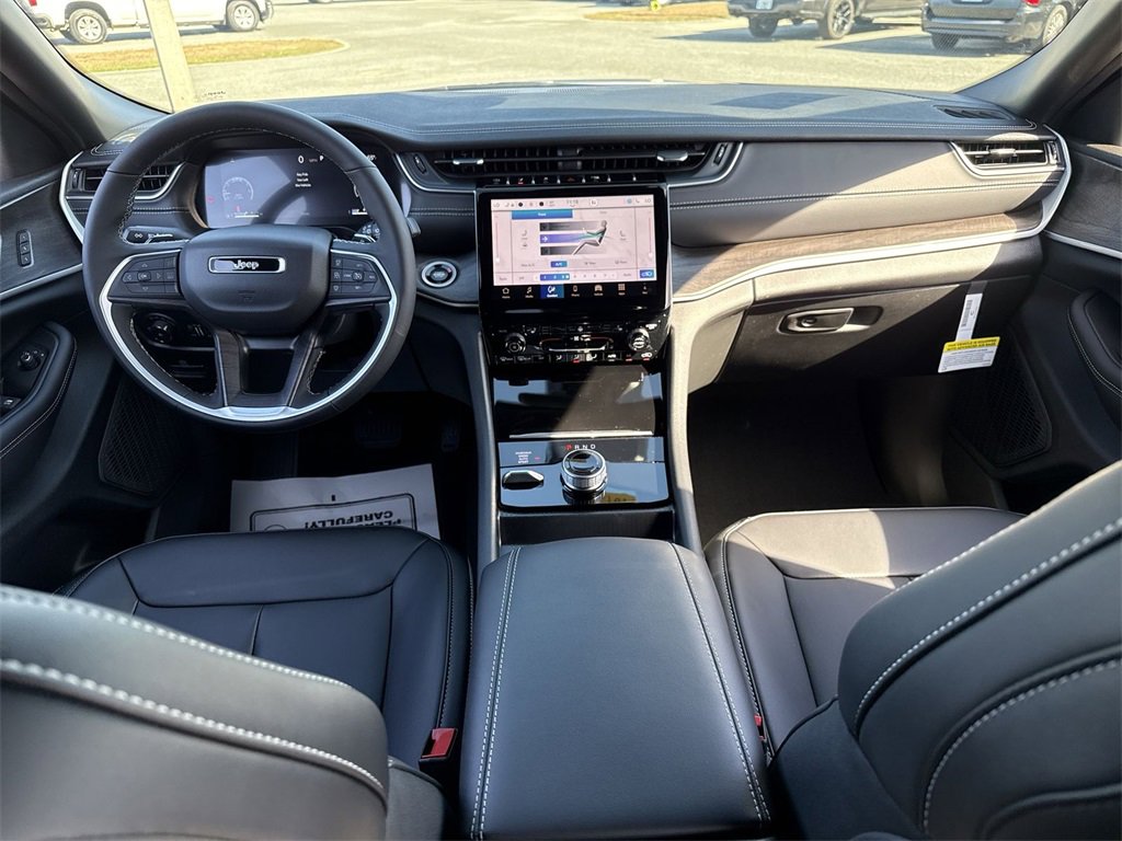 New 2025 Jeep Grand Cherokee L Limited w/ Trailer Tow Package image 29