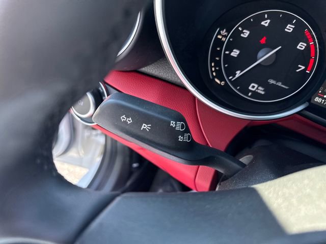 Used 2019 Alfa Romeo Giulia AWD image 65