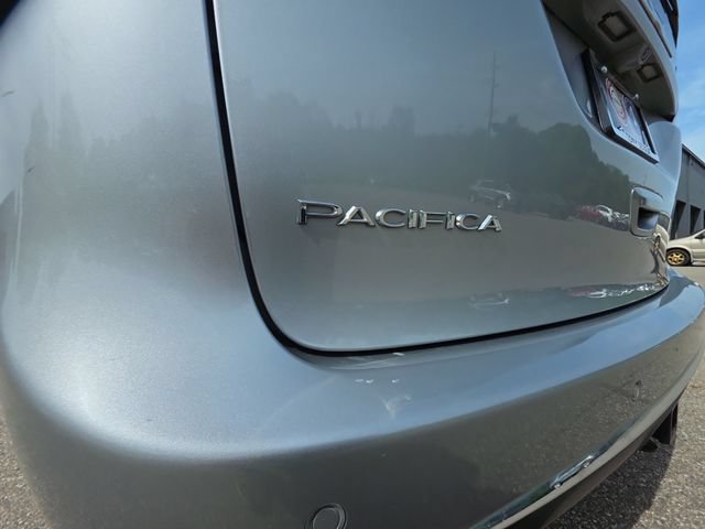 Used 2018 Chrysler Pacifica Touring-L Plus FWD image 27
