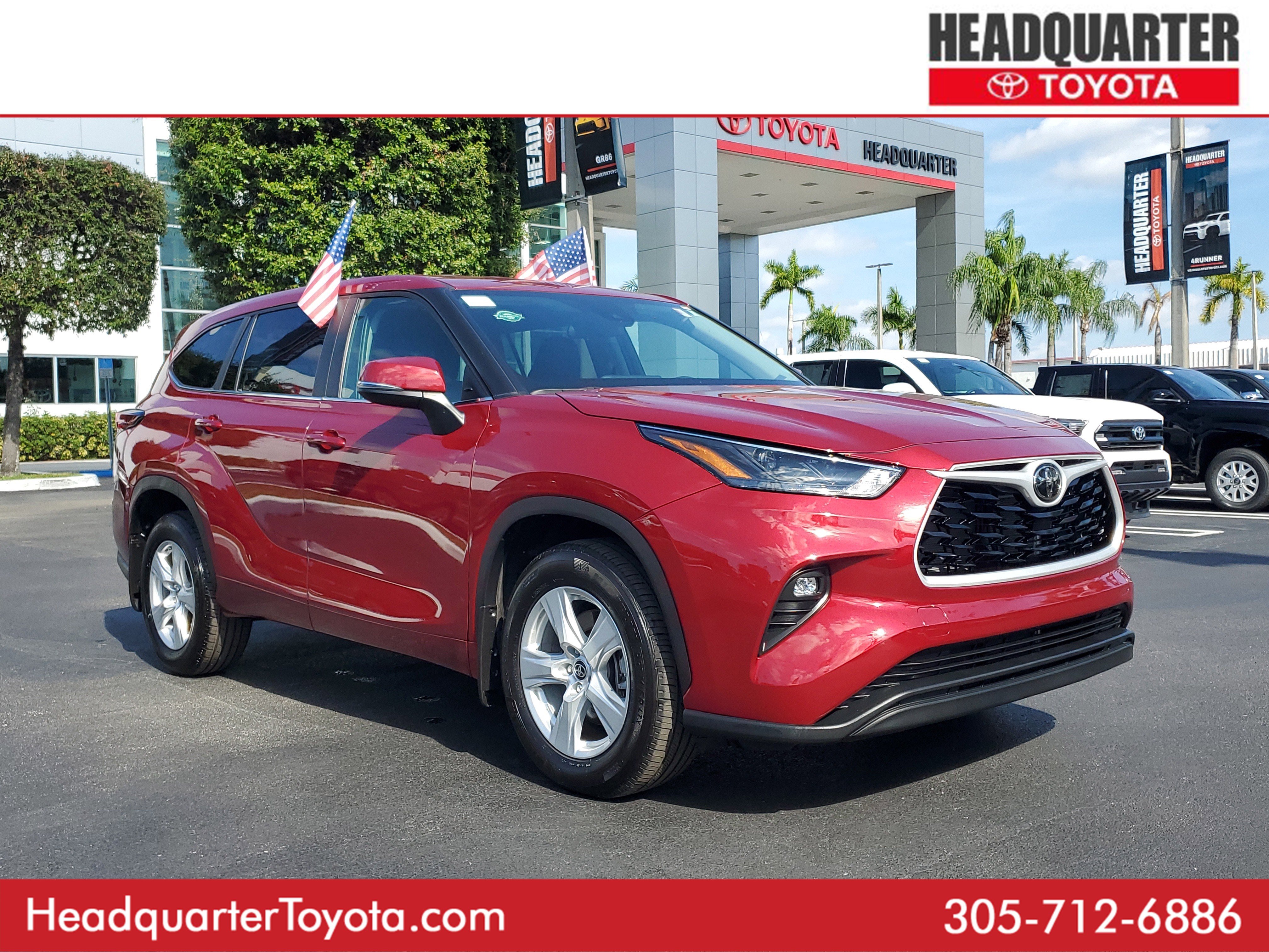 Used 2025 Toyota Highlander LE image 1