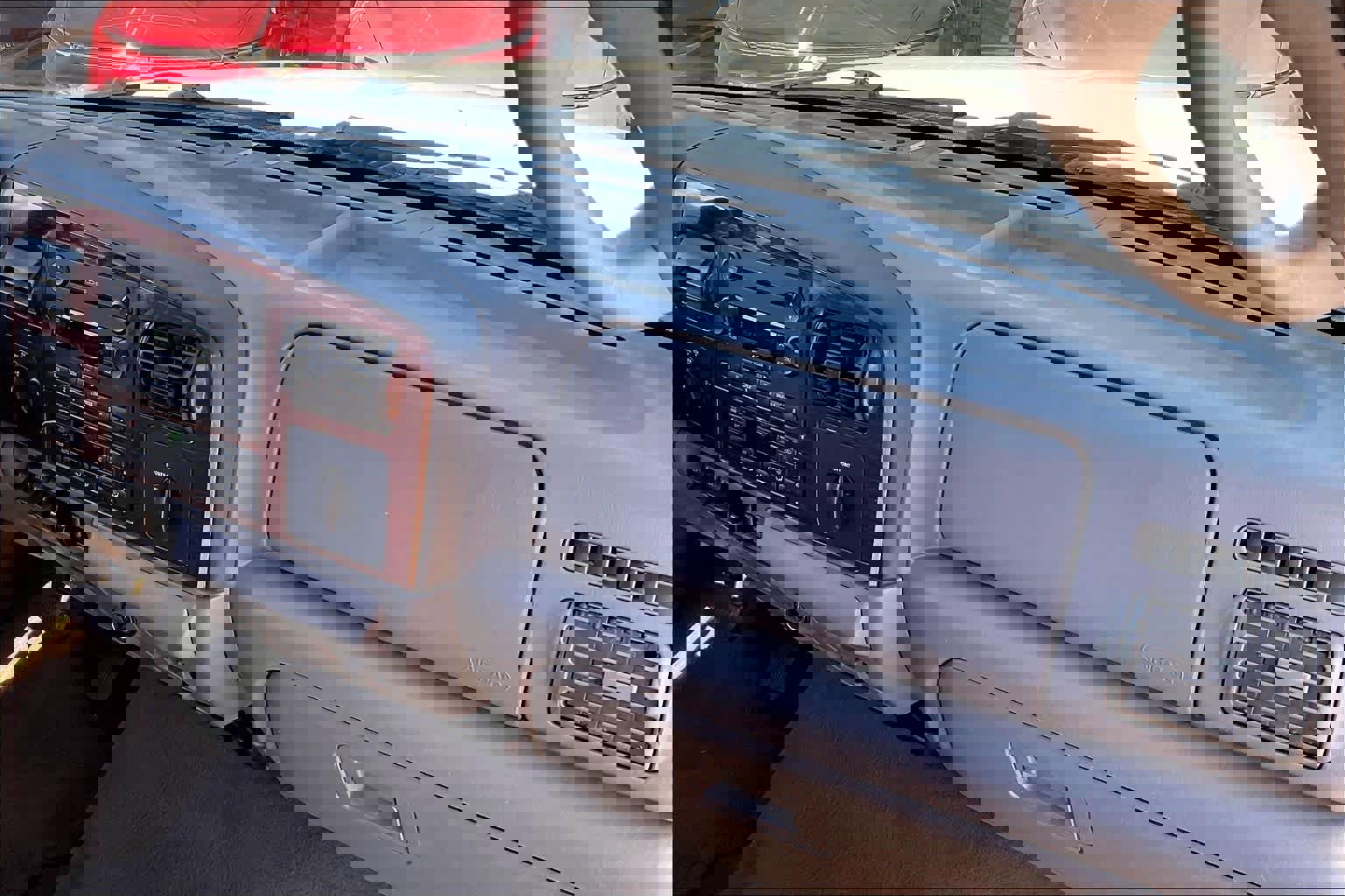 Used 2006 Ford F350 Lariat image 18