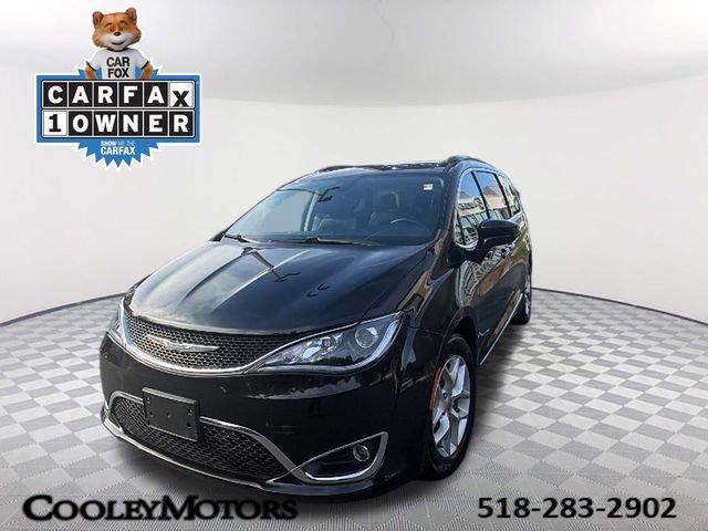 Used 2017 Chrysler Pacifica Touring-L w/ Tire & Wheel Group FWD video 1