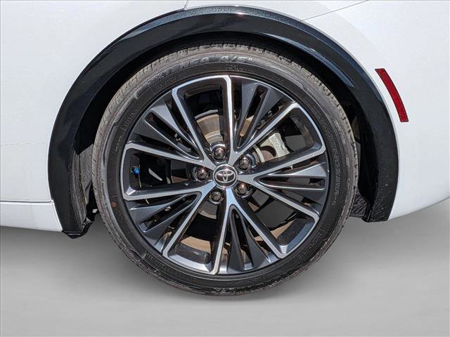 Used 2023 Toyota Prius XLE FWD image 4