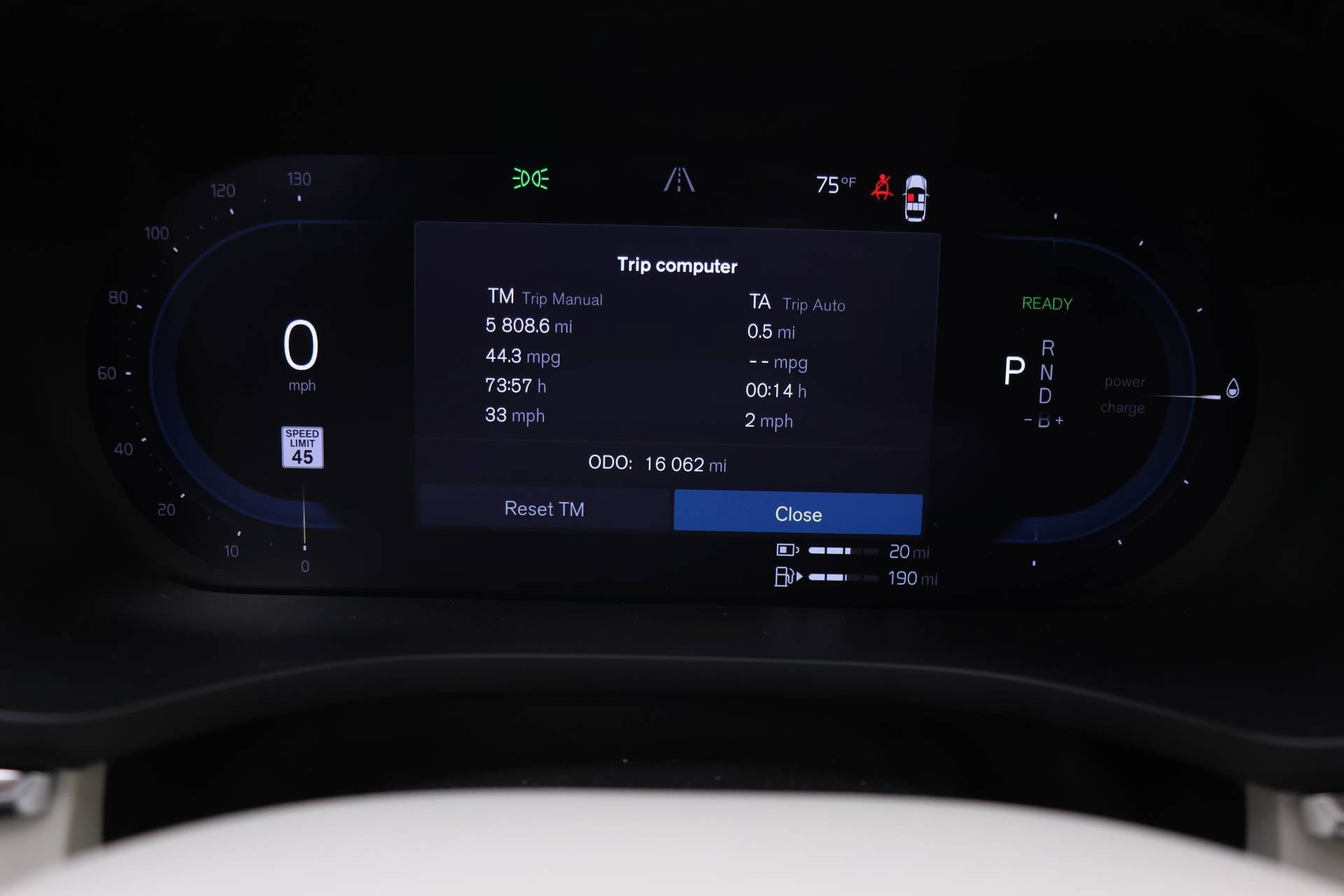 Certified 2025 Volvo XC60 T8 Ultra w/ Protection Package Premier image 25