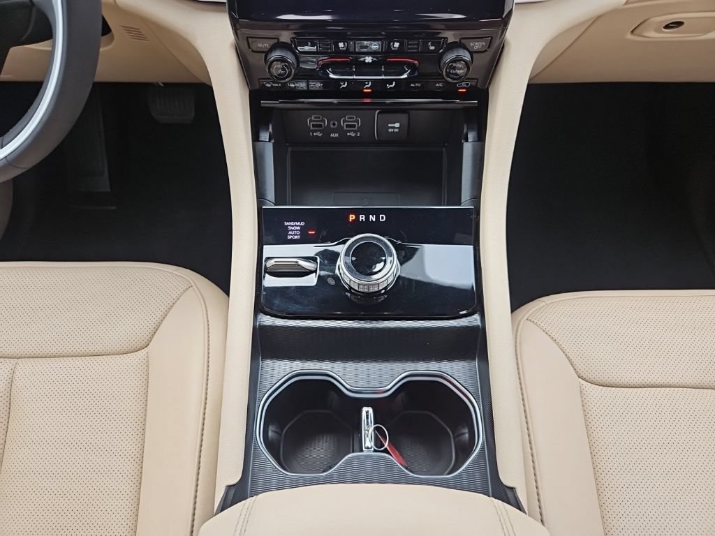 Certified 2025 Jeep Grand Cherokee L Limited w/ Luxury Tech Group II AWD/4WD image 32