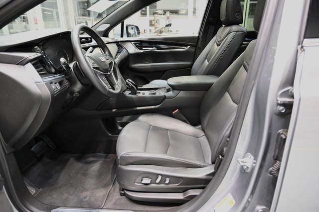 Used 2025 Cadillac XT5 Premium Luxury image 10