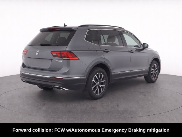 Certified 2021 Volkswagen Tiguan SE w/ Panoramic Sunroof Package AWD/4WD image 3