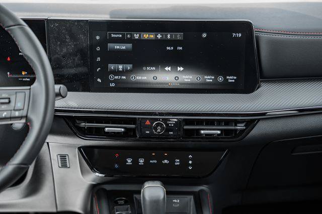 New 2025 Nissan Kicks SR w/ Illumination Package AWD/4WD image 19