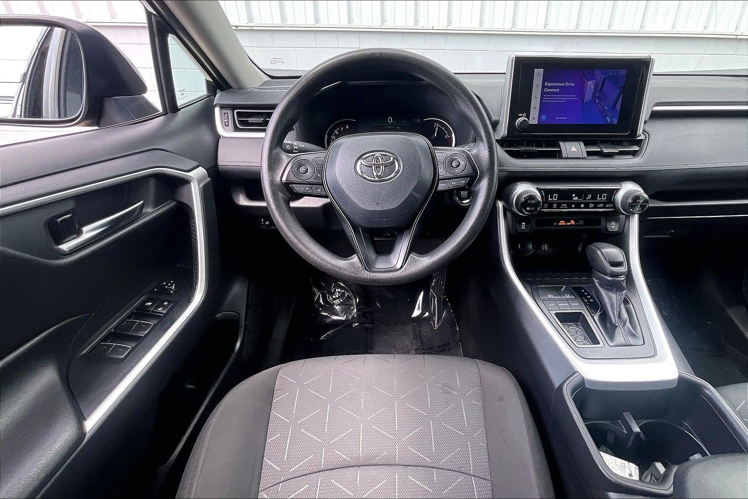 Used 2024 Toyota RAV4 XLE FWD image 6