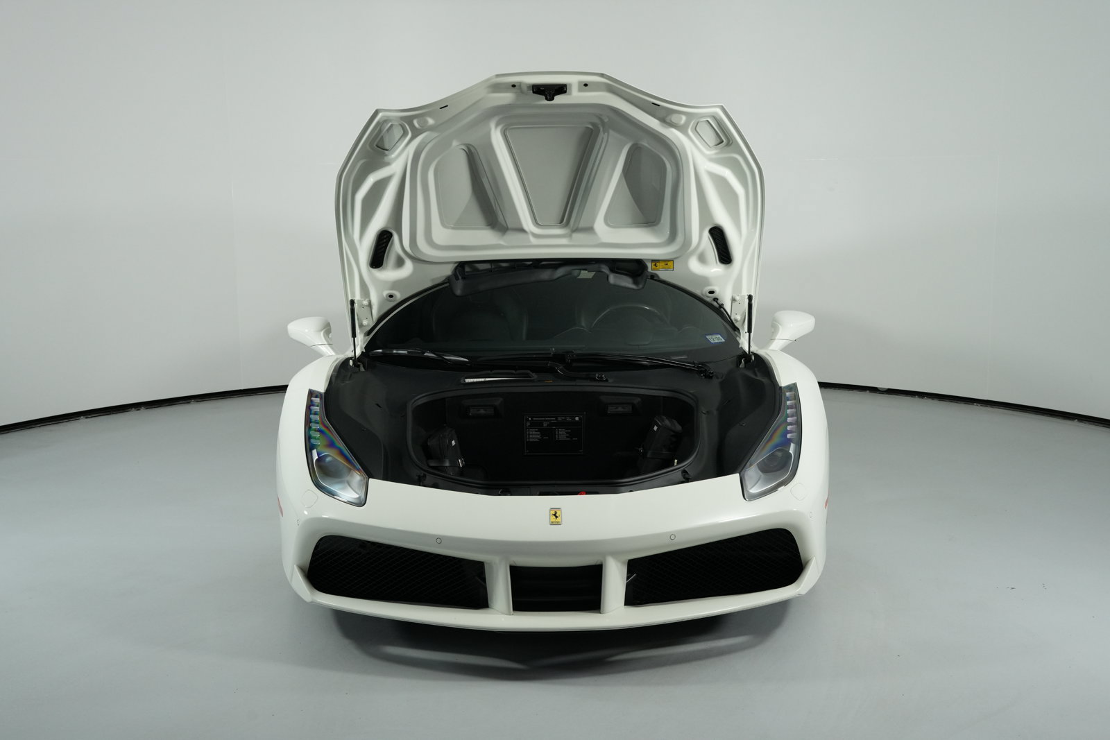 Used 2019 Ferrari 488 Spider RWD image 4