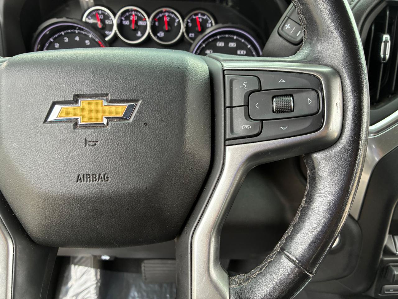 Used 2022 Chevrolet Silverado 1500 LTZ w/ Z71 Off-Road Package AWD/4WD image 25