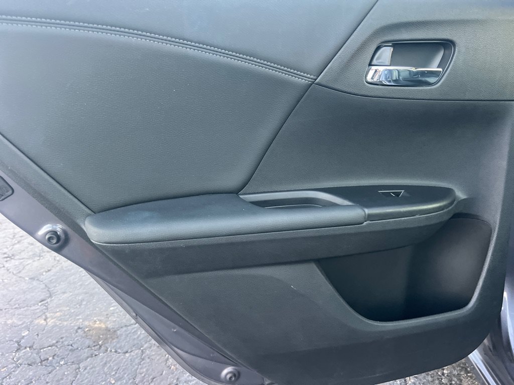 Used 2015 Honda Accord EX-L image 12