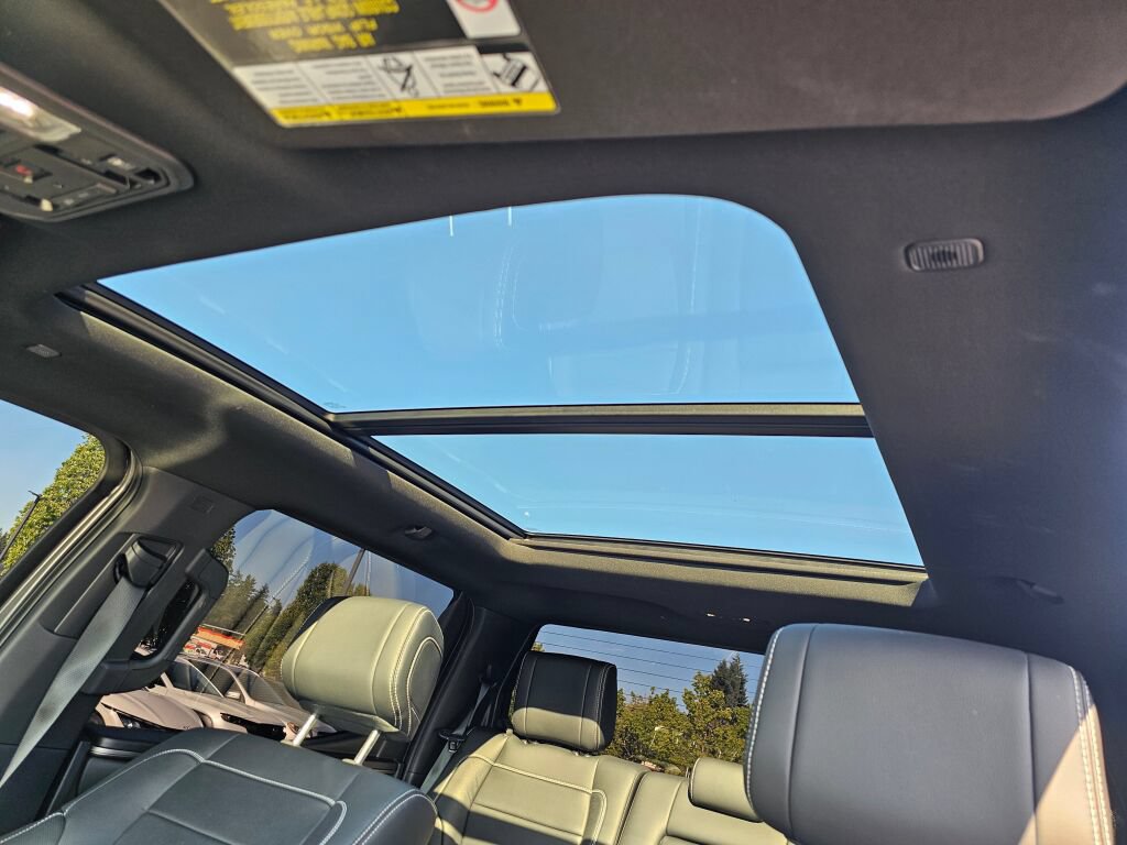 Used 2026 Toyota Tundra Limited AWD/4WD image 11