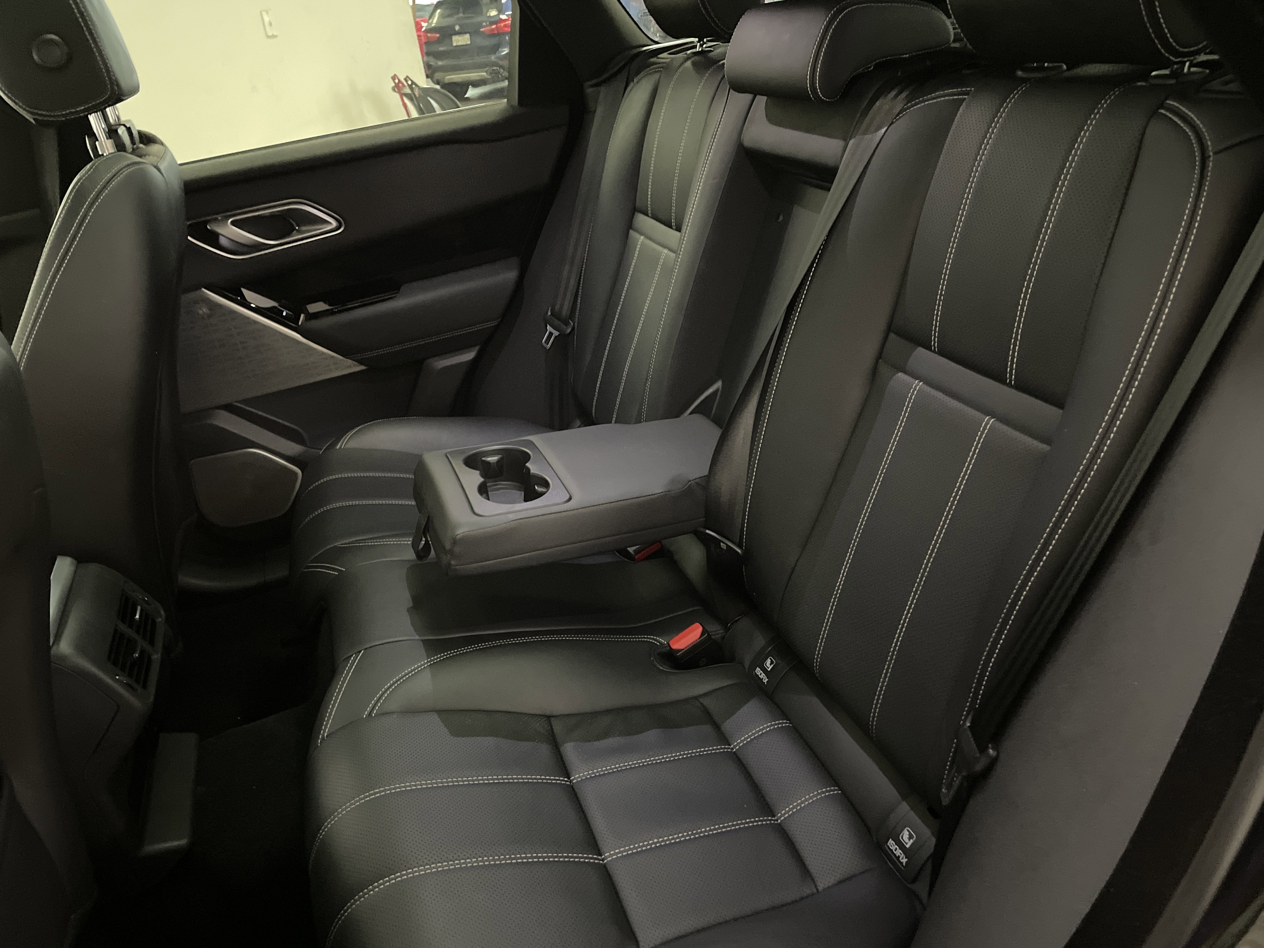 Used 2022 Land Rover Range Rover Velar R-Dynamic S image 28