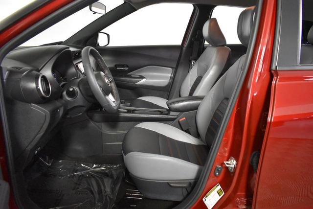 Used 2024 Nissan Kicks SR w/ SR Premium Package FWD image 12