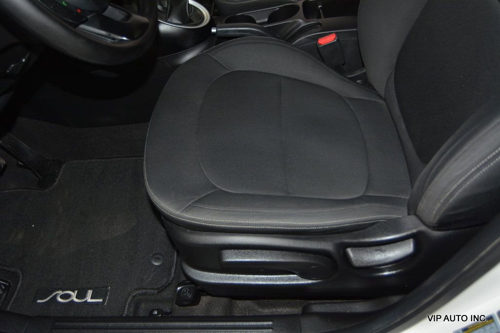 Used 2014 Kia Soul FWD image 18