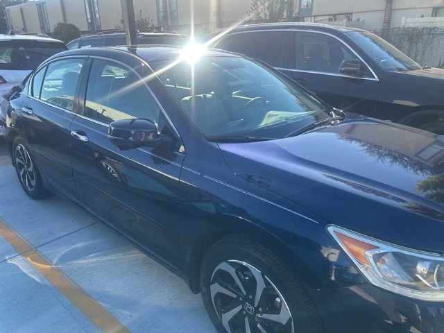 Used 2017 Honda Accord EX image 4