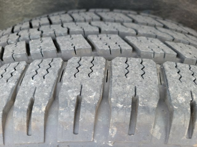 Used 2024 GMC Yukon XL Denali image 33