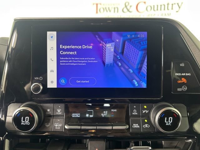 Used 2023 Toyota Highlander L image 15