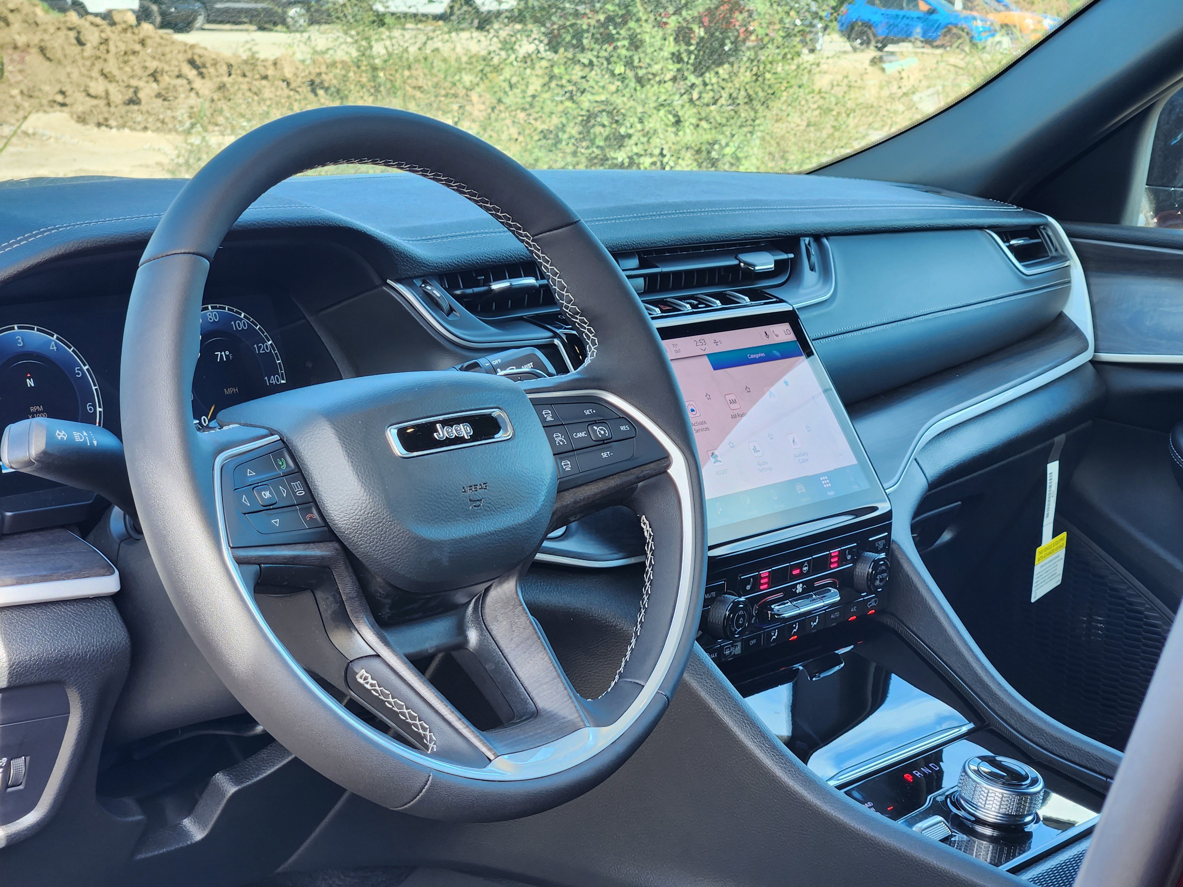 New 2025 Jeep Grand Cherokee L Limited AWD/4WD image 23