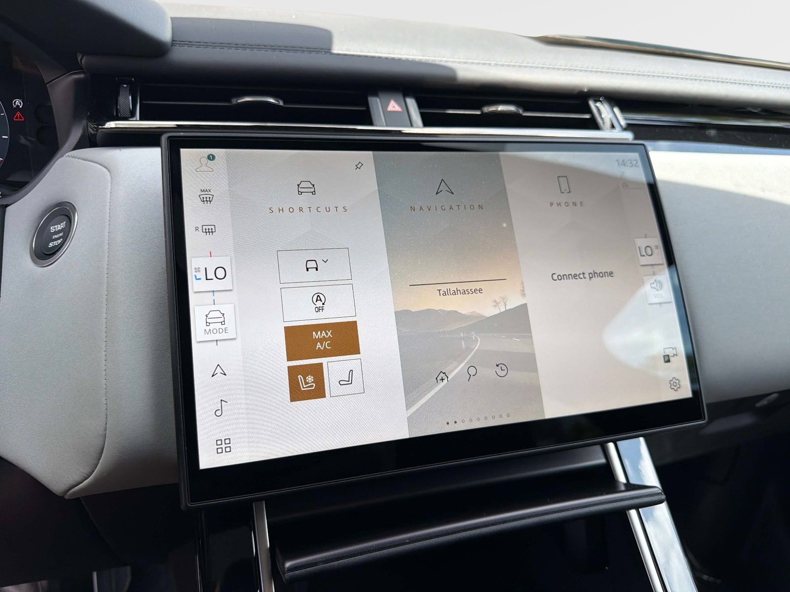 New 2026 Land Rover Range Rover Velar Dynamic SE image 21