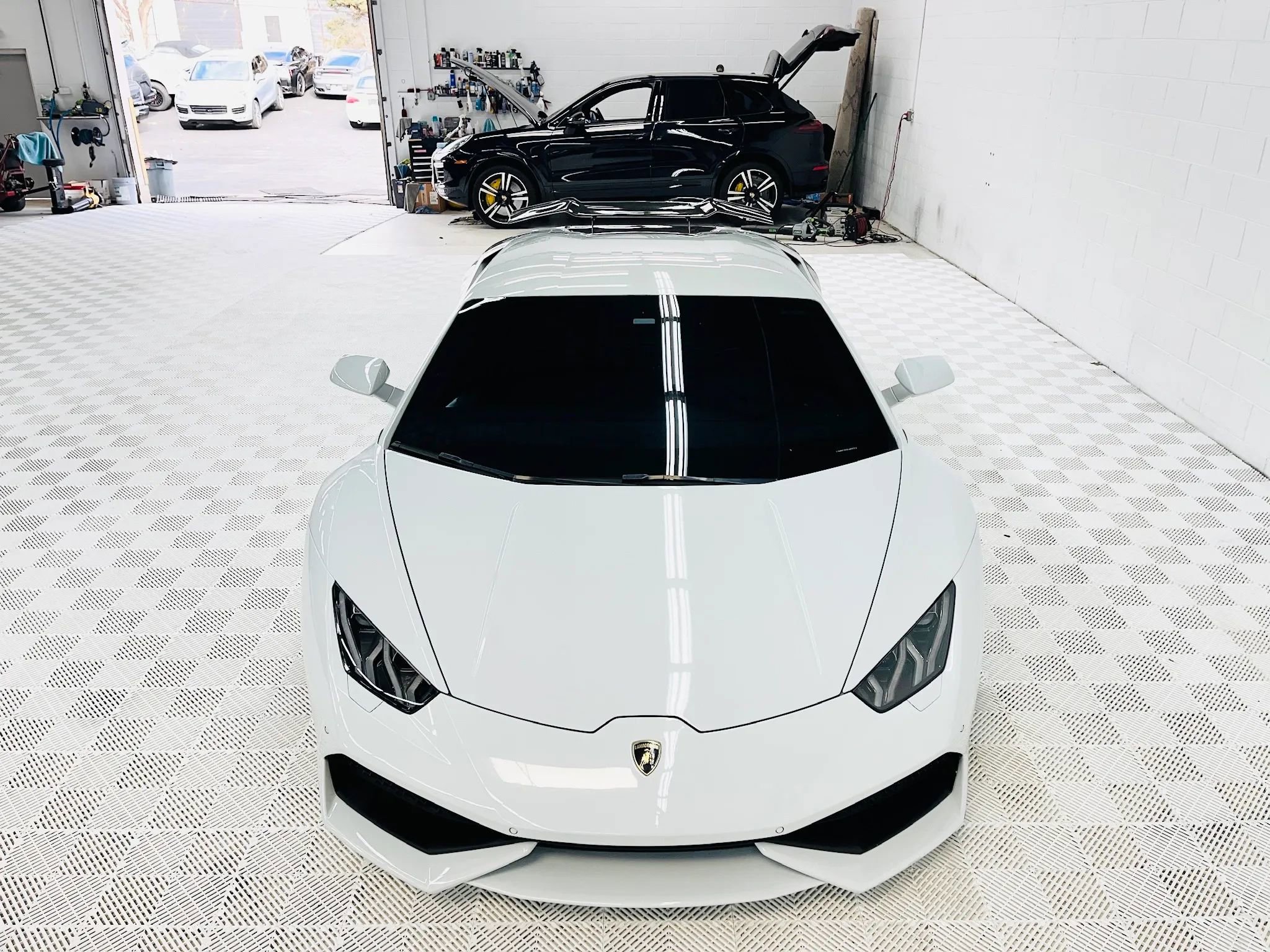 Used 2015 Lamborghini Huracan LP 610-4 AWD/4WD image 25