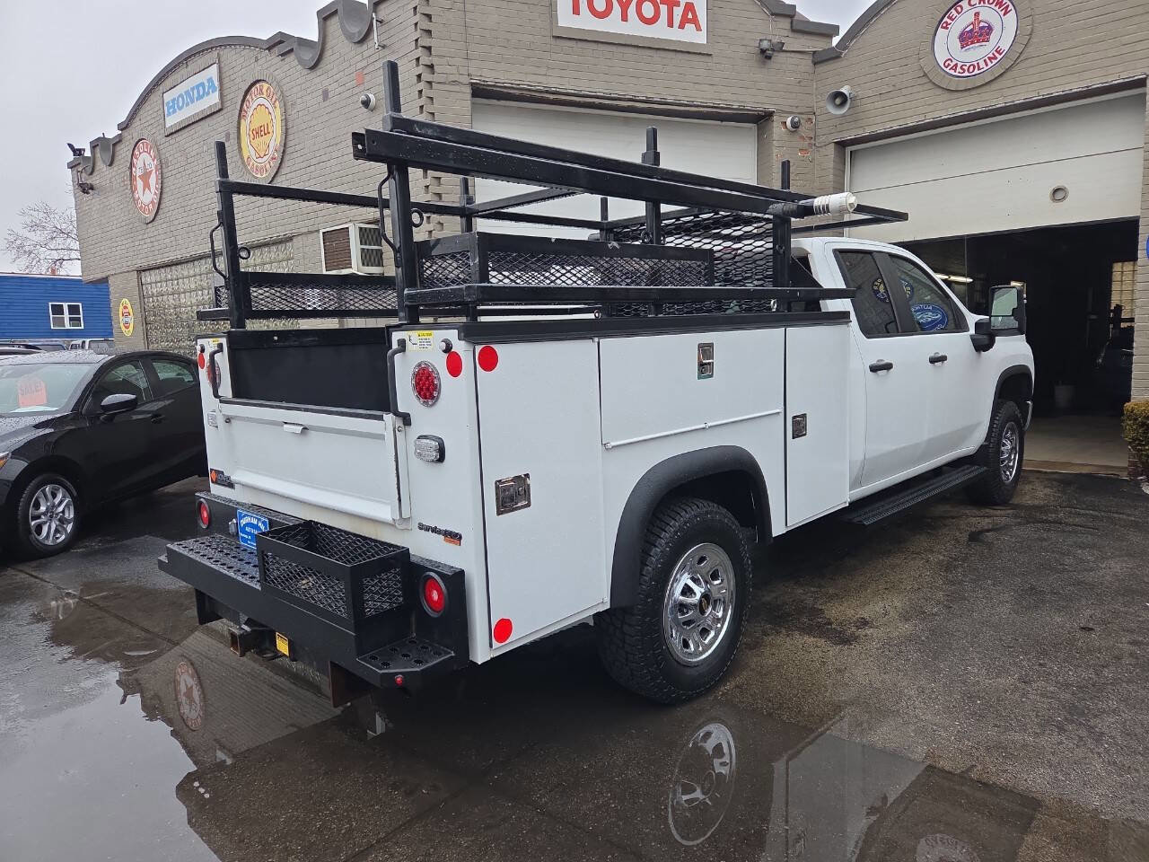 Used 2023 Chevrolet Silverado 3500 W/T w/ WT Convenience Package image 4