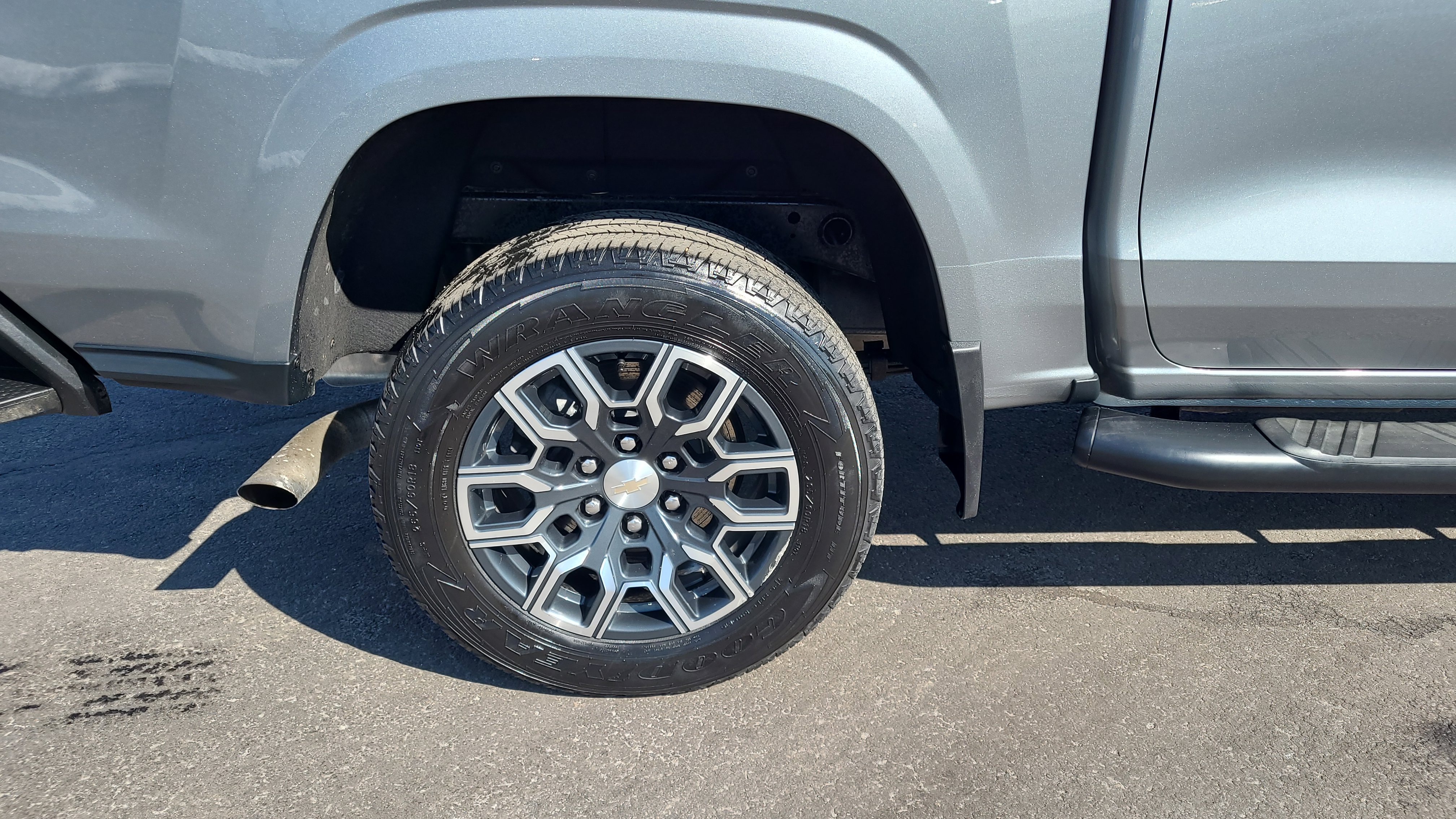 Used 2023 Chevrolet Colorado LT w/ LT Convenience Package III image 10