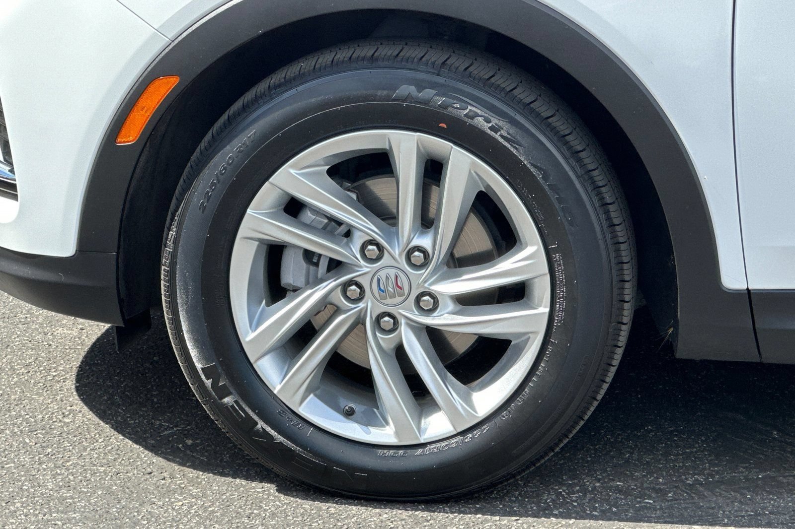 Certified 2025 Buick Envista Sport Touring FWD image 26