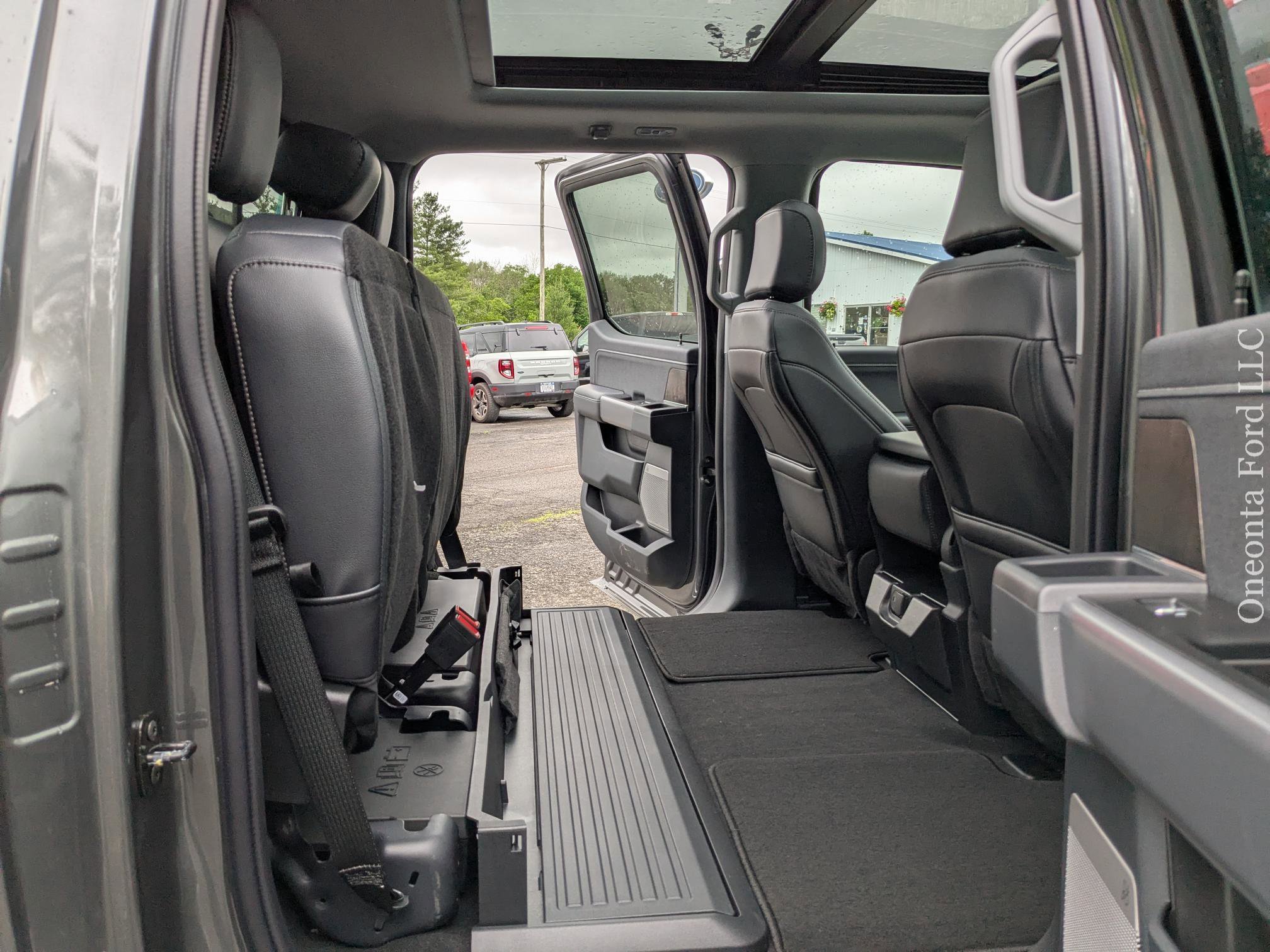 New 2025 Ford F350 Lariat w/ Chrome Package image 16