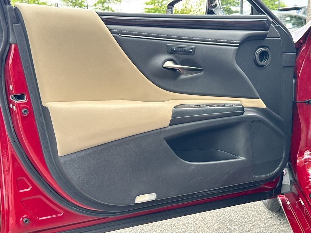 Used 2021 Lexus ES 300h w/ Premium Package FWD image 13