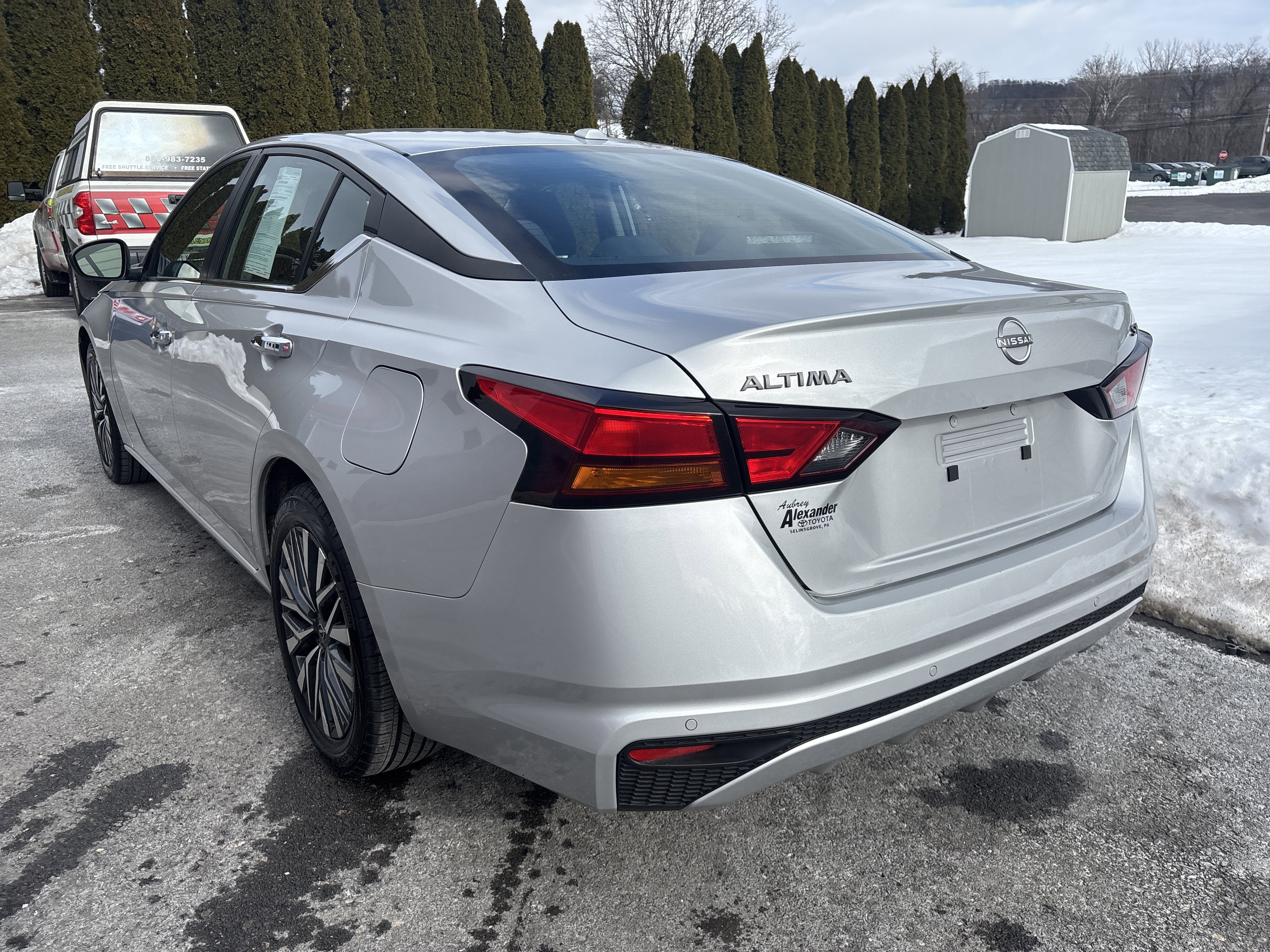 Used 2024 Nissan Altima 2.5 SV image 6