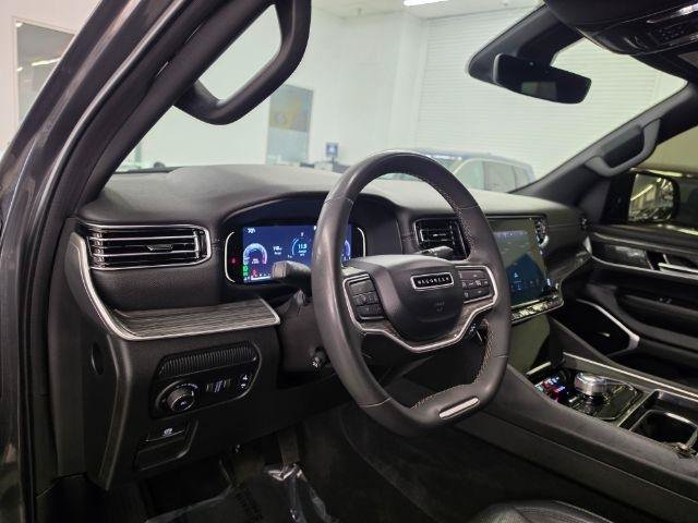 Used 2022 Jeep Wagoneer Series II w/ Premium Group I AWD/4WD image 13