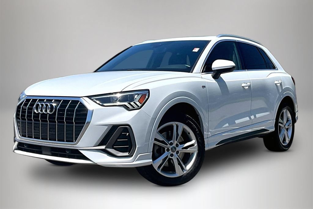 Used 2020 Audi Q3 2.0T Premium Plus w/ Premium Plus Package AWD/4WD image 2