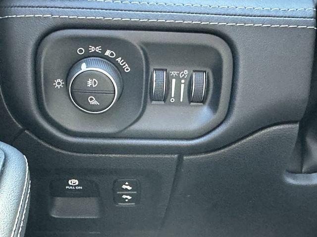 New 2025 RAM 1500 Limited AWD/4WD image 31