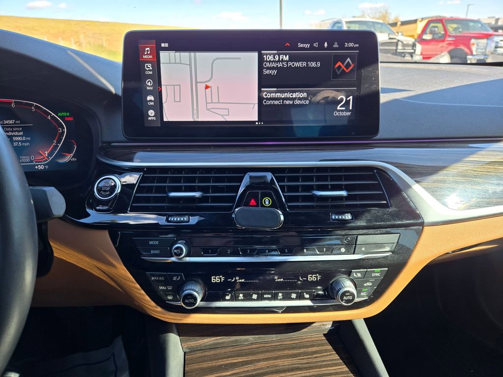 Used 2023 BMW 530i xDrive w/ Premium Package image 19