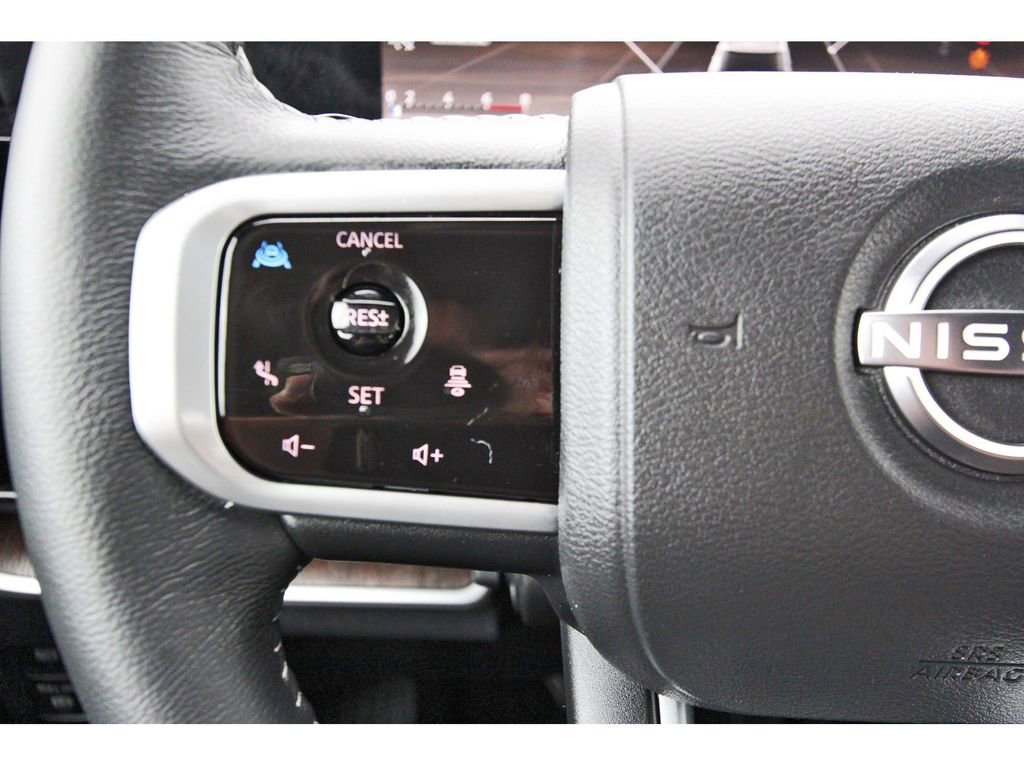 Used 2025 Nissan Armada SL image 13