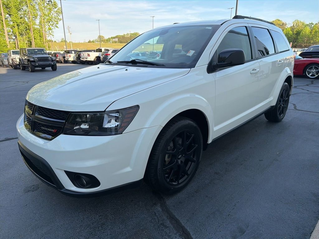 Used 2019 Dodge Journey SE FWD image 3
